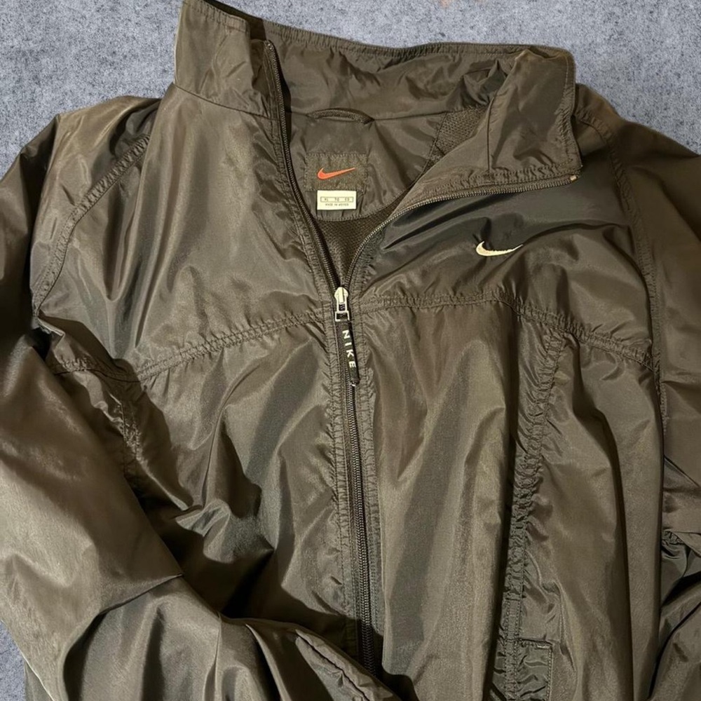 Nike Men's Black Windbreaker